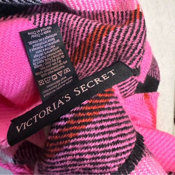 Victoria Secret Pink & Plaid Scarf - Picture 4 of 6